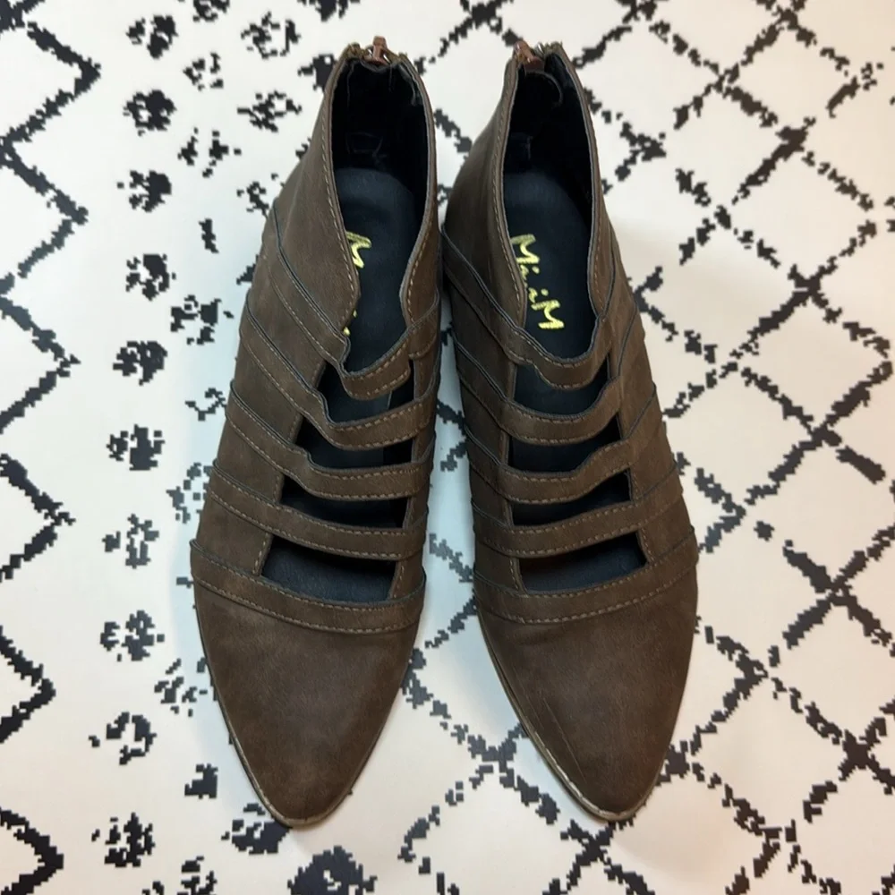 Mi.iM Brown Ankle Boots with Cut-Out Design - Women’s Shoes US Size 6.5 - EUC